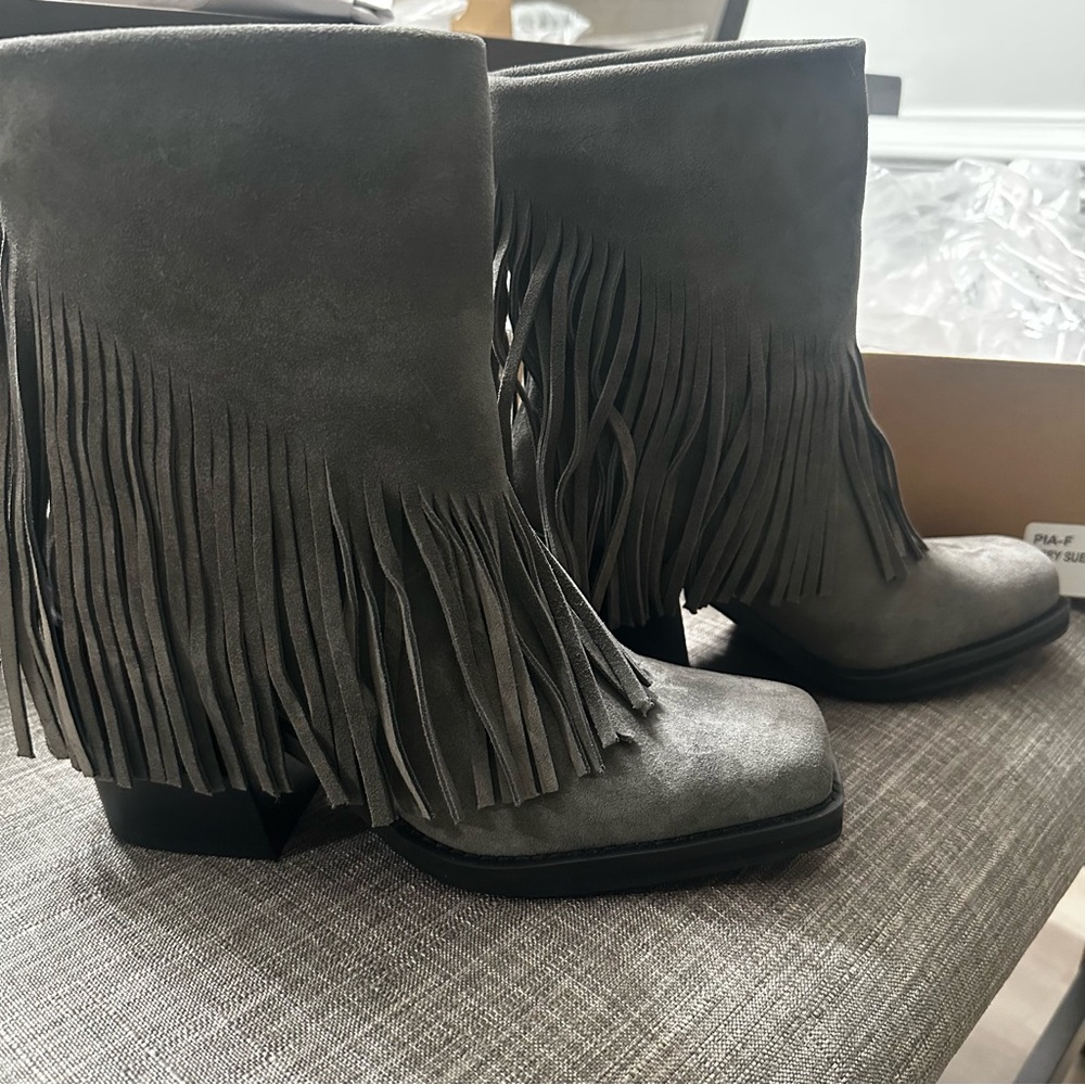 Steve Madden PIA FRINGE Grey Suede Fringe Boots